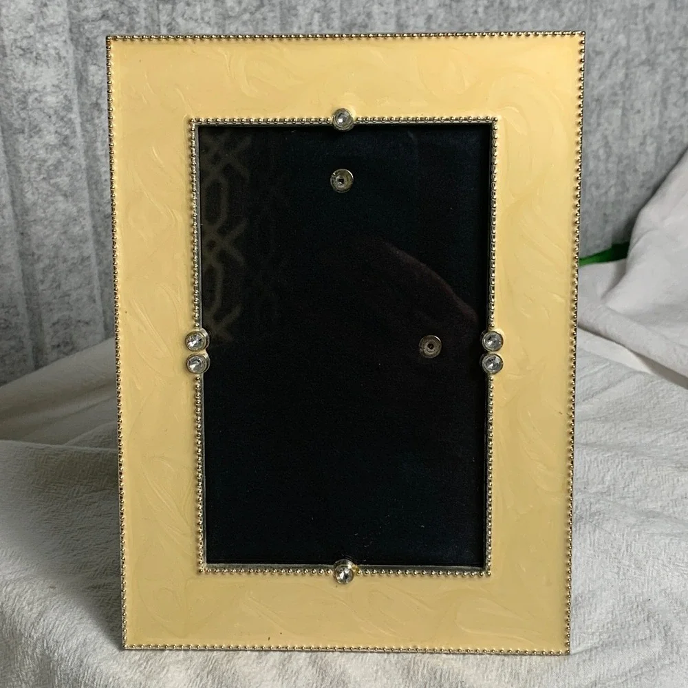Cream Enamel Rhinestone Beaded 4x6 Picture Frame Silver Tone Marbled Tabletop